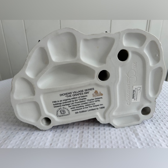 Department 56 “The Grapes Inn” - Picture 7 of 7